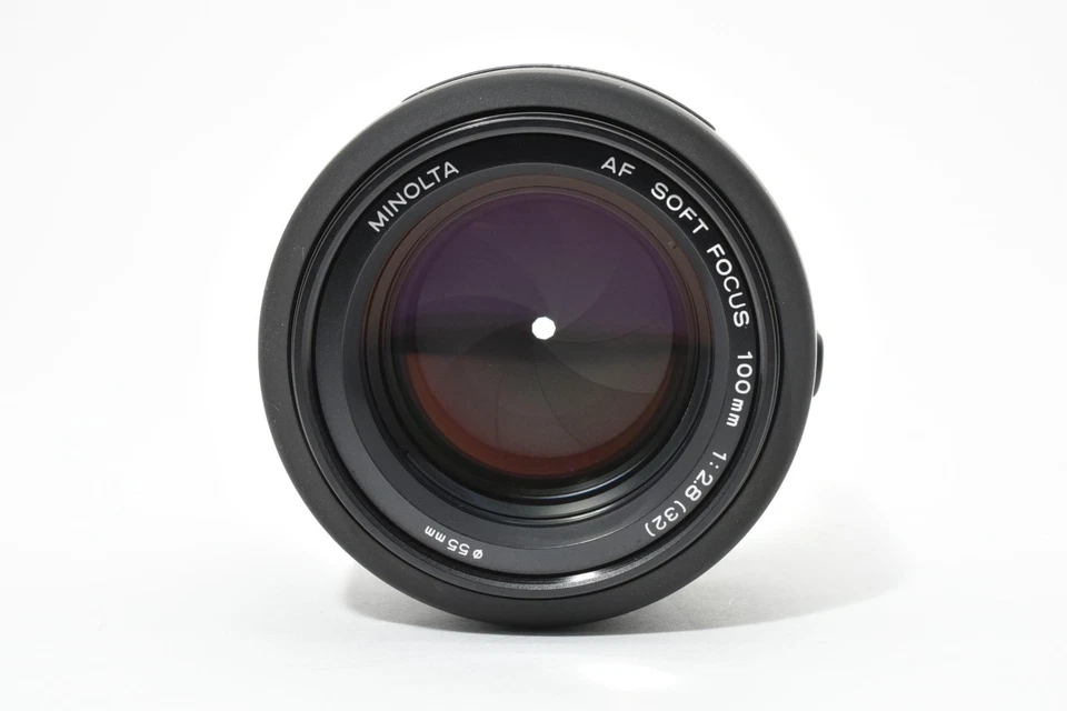 [Mint] Minolta AF Soft Focus 100mm F/2.8 Lens - Image 3 of 4