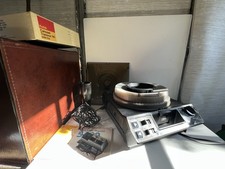 Kodak Carousel 5600 Slide Film Projector Bundle w/Case, Zoom lens, Bulbs, Remote