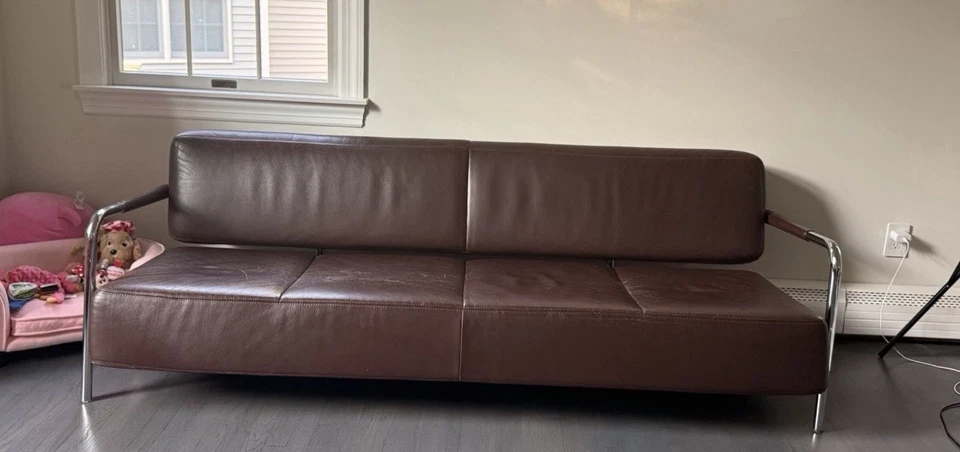 Sofá de 3 plazas y dos sillas Vitra 'Visavis con mesa Cassina Le Corbusier Foto 4 de 4