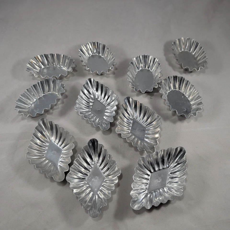 Vintage Sweden Eden Tarts Molds Swedish Baking Forms Set of 12 - Image 2 of 4