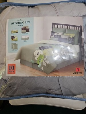 Beddin Set Daphne. Queen Size 10 Piece Bed Comforter Set New In Package
