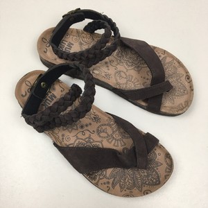 muk luks gladiator sandals