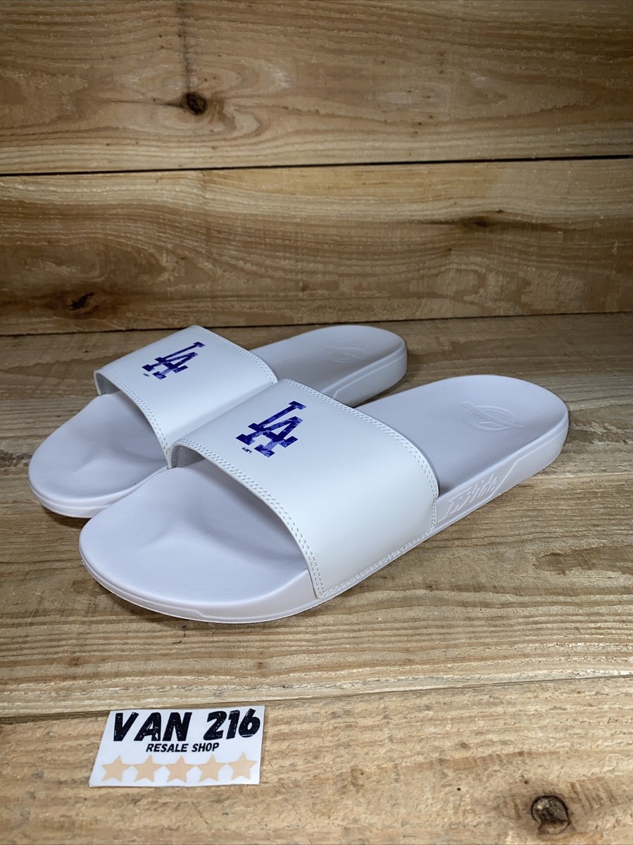 ISlide White Los Angeles Dodgers Primary Motto Slide Sandals: Unisex ISlide White Los Angeles Dodgers Primary Logo Slide  main image 2
