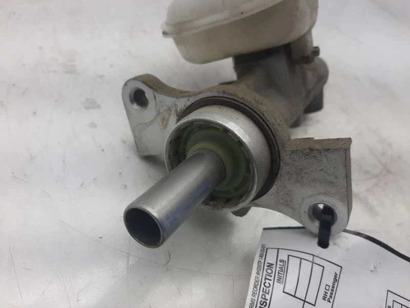 Cilindro maestro de freno 11 12 13 14 15 LINCOLN MKX CT4Z2140A  Foto 3 de 4