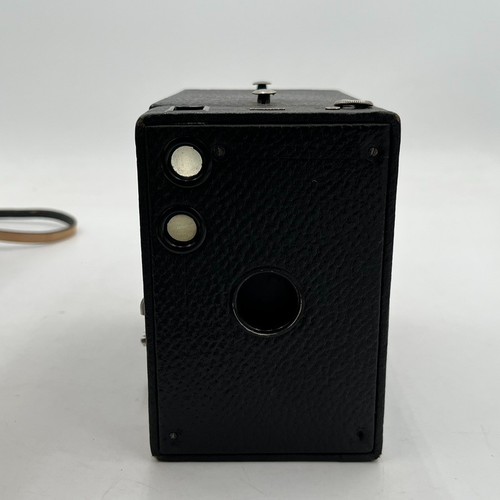 VTG Eastman Kodak No. 2A Brownie Box Camera Uses Film #116 Comes W/ Case Display - Picture 3 of 19