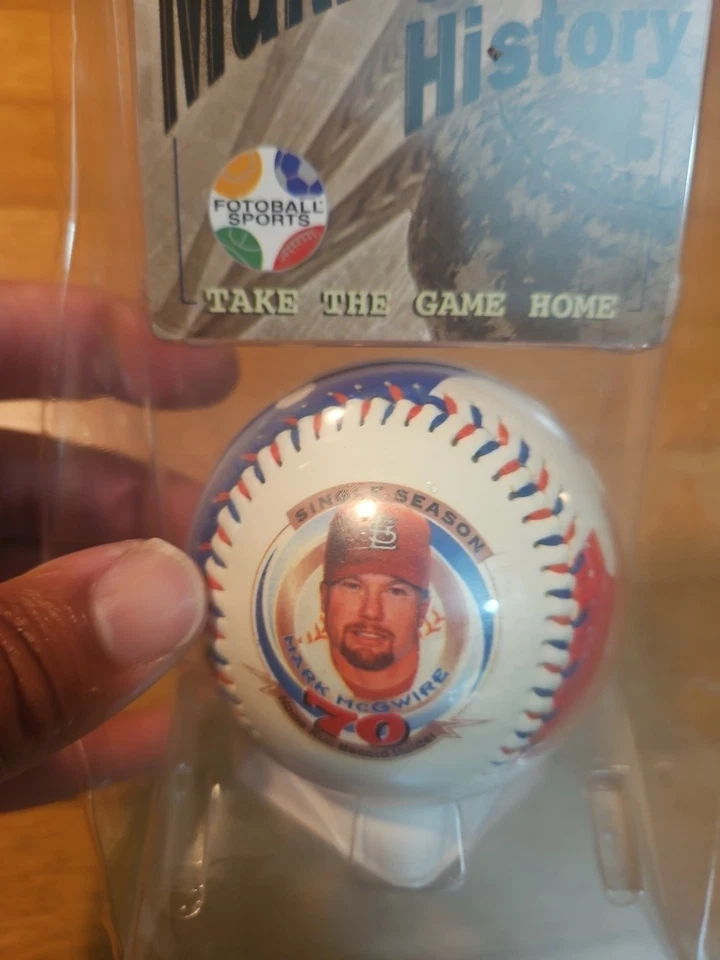 Pelota de registro de jonrón de una sola temporada Mark Mcgwire bola de fotos sellada Foto 4 de 4