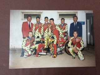 1990's SWINDON ROBINS SPEEDWAY TEAM PHOTO ( GOOD CONDITION )