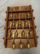 LOT DE 12 CUILLÈRES ZODIAC AVEC SUPPORT AMERICAN COLLECTOR GUILD