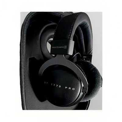 Beyerdynamic DT 1770 PRO Wired Over-Ear Headphones 3.5mm Detachable, w/Hard Case