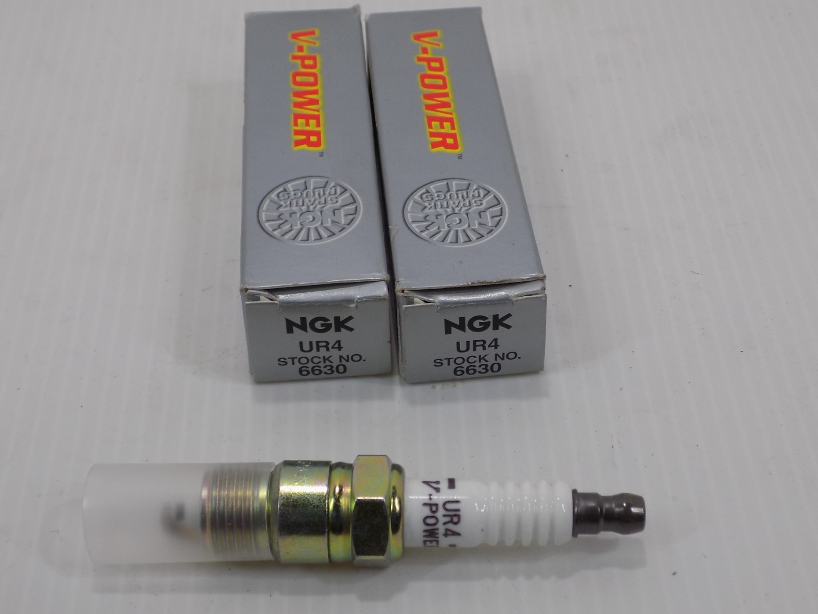 LOT OF 2 NEW NGK 6630 UR4 V-Power Spark Plug