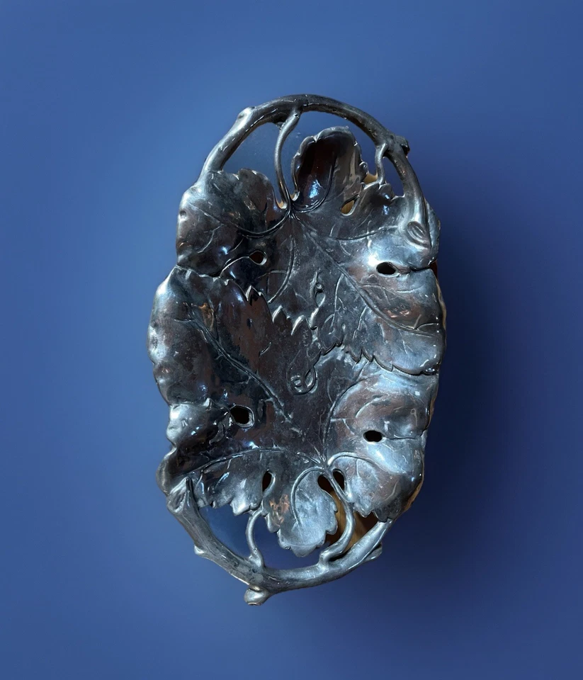 Bandeja para servir vid de aluminio Art Nouveau, 9”x 14”, hojas vides Foto 3 de 4