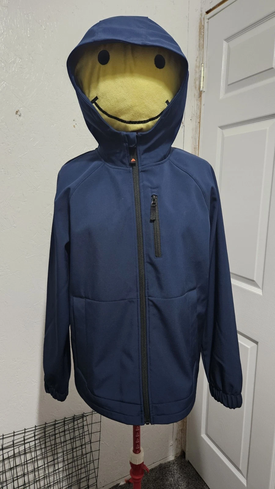 Ozark Trail Boys XXL (18) Softshell Jacket Navy Blue Hooded Zip Up
Opens in a new window or tab