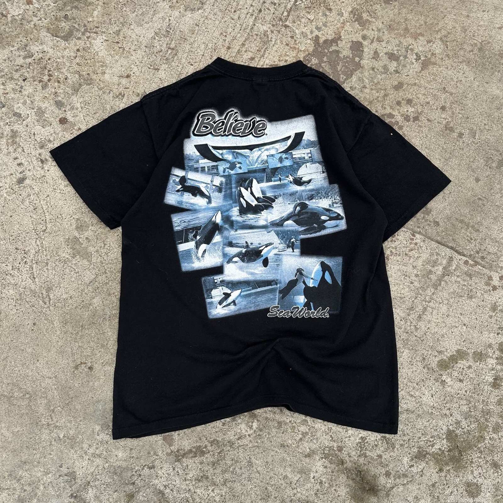 Vintage Y2K Japan Style 00s USA Humor Animal Anvil Sea Graphic Tee