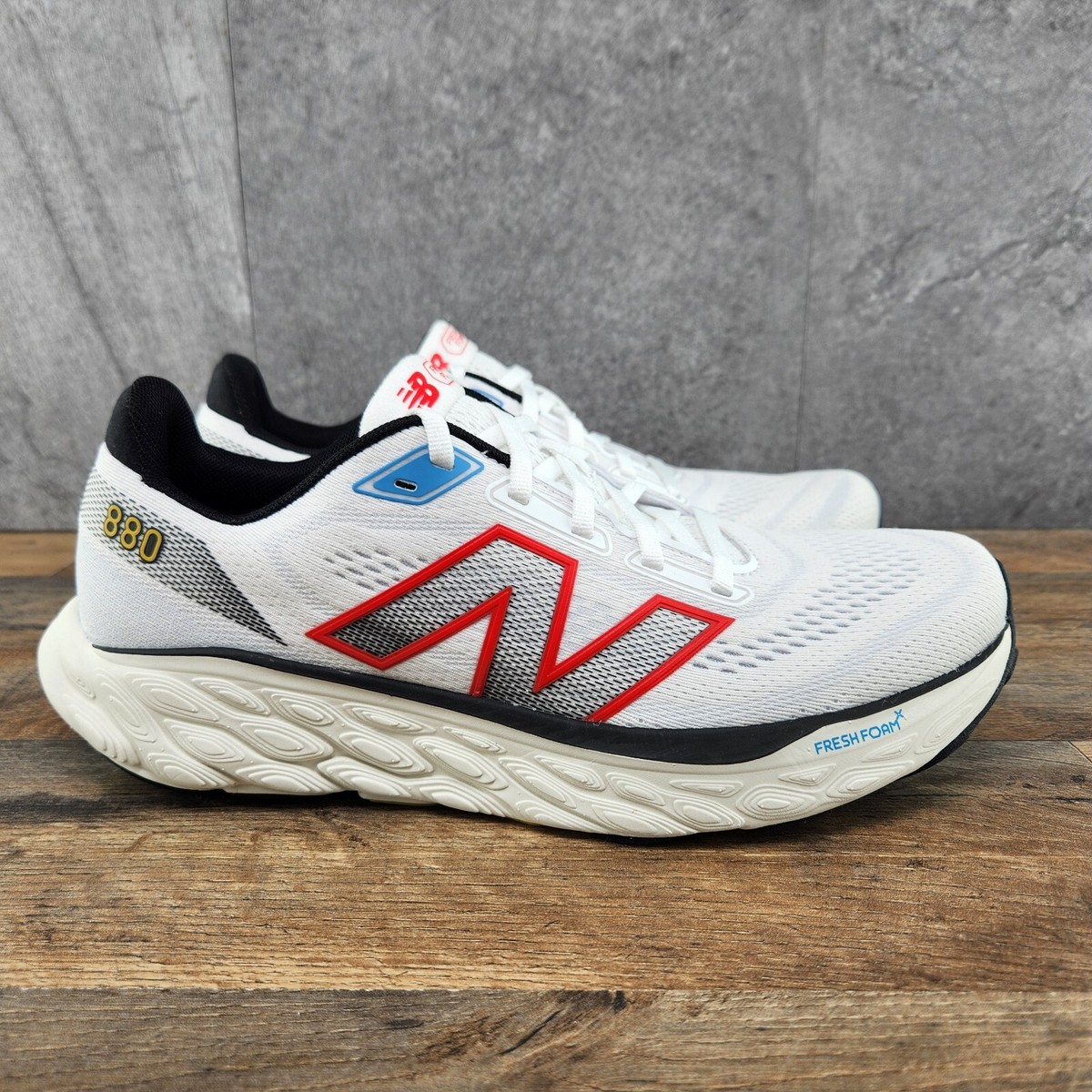 New Balance Fresh Foam X 880v14 Size Mens White Neo Flame Running Shoes