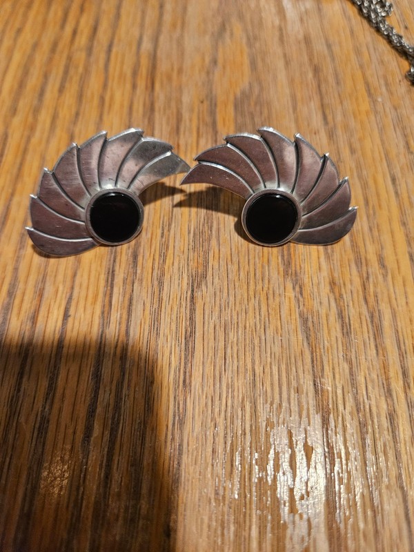 ADAM RITA TELLER DE CHELLY STERLING CLIP ON EARRING