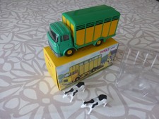 Dinky Toys 577 Berliet Bétaillère avec 2 Vaches 1:48 Camion Miniature Atlas