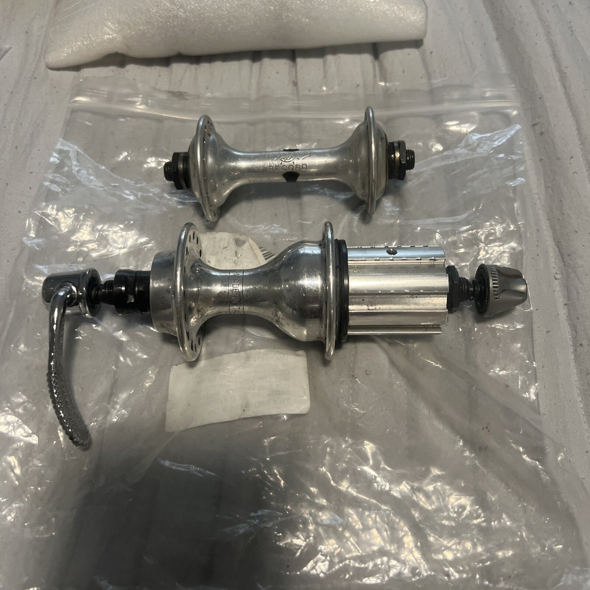 Campagnolo Record front hub And Standard Rear Hub - 32H Fits Campagnolo Record front hub And Standard Rear Hub - 32H Fits