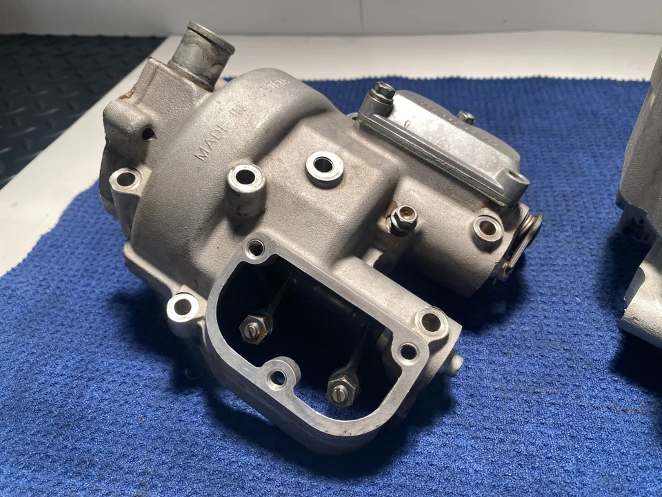 2004 KTM 525 EXC Cylinder Head ASSEMBLY EXC XCW MXC OEM KTM 525 CYLINDER HEAD - Image 2 of 4