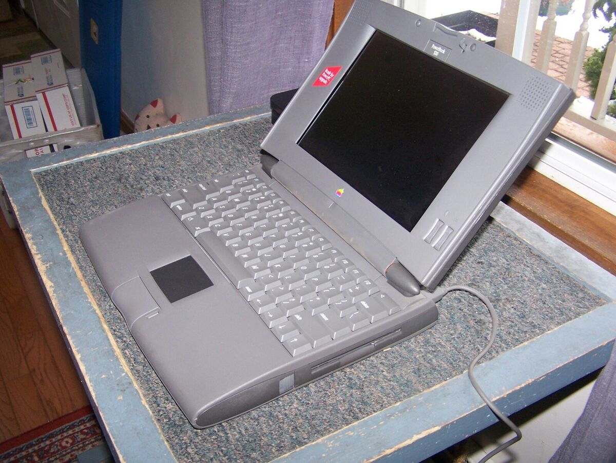Apple Macintosh PowerBook 520 Model M4880 20MB RAM 240MB HD Apple Macintosh PowerBook 520 Model M4880 20MB RAM 240MB HD