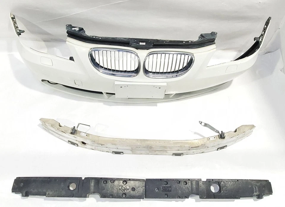 2004 2005 2006 2007 BMW 525I OEM para-choque dianteiro branco tem alguns arranhões - Imagem 4 de 4