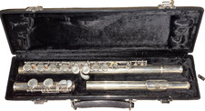 Armstrong 104 Beginner Flute with hard case. Made in USA Untested