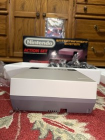 Juego de acci&oacute;n Nintendo Entertainment System NES-001 completo en caja en caja original 