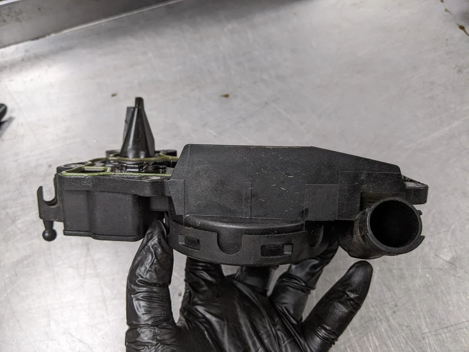 Separador de aceite de motor para 10-11 Audi A3 2.0 06H103495 Foto 4 de 4