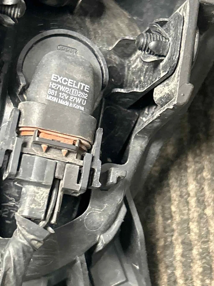 Fits 2010-2013 Kia Sportage Fog Light Assembly OEM#:922023W000 - Imagem 4 de 4