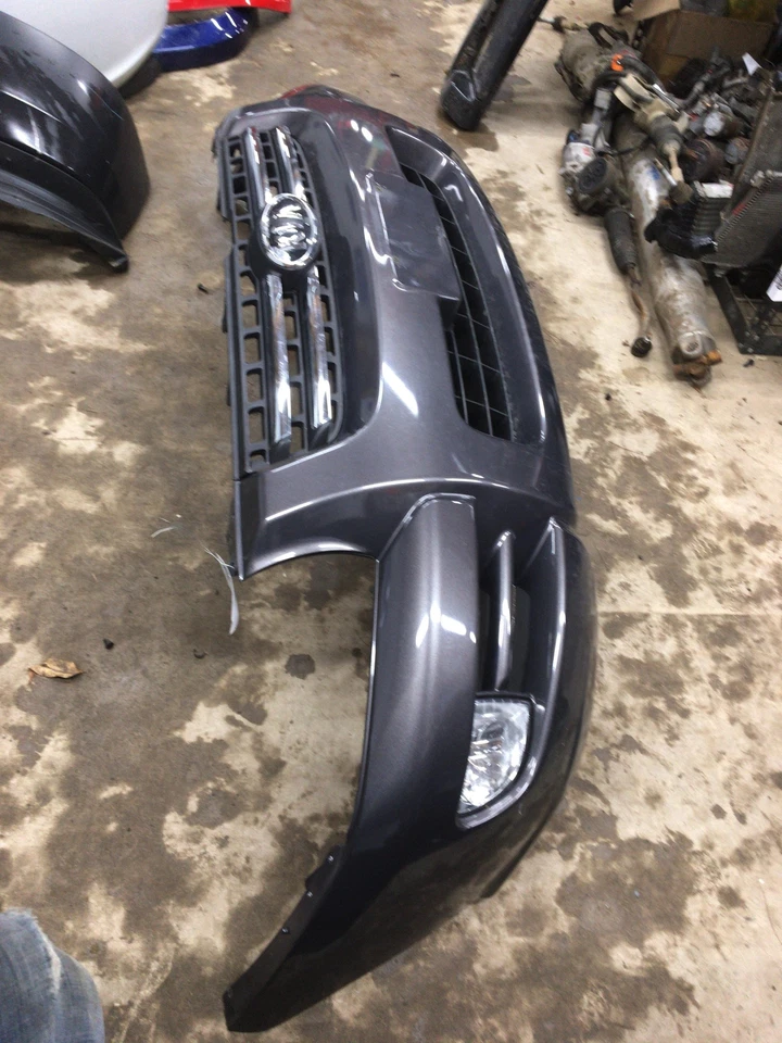 06 KIA SPORTAGE Front Bumper Volcanic Red W/ All Grills - Image 3 of 4