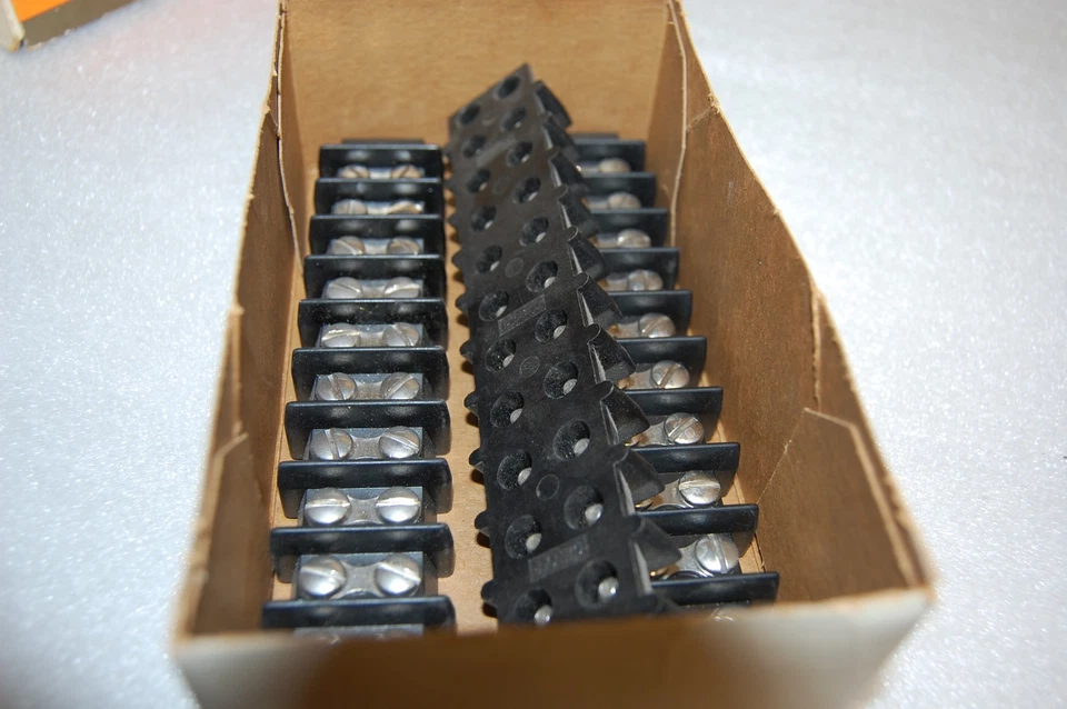 3 TRW CINCH CONNECTOR TERMINAL 10 142 - Image 3 of 4