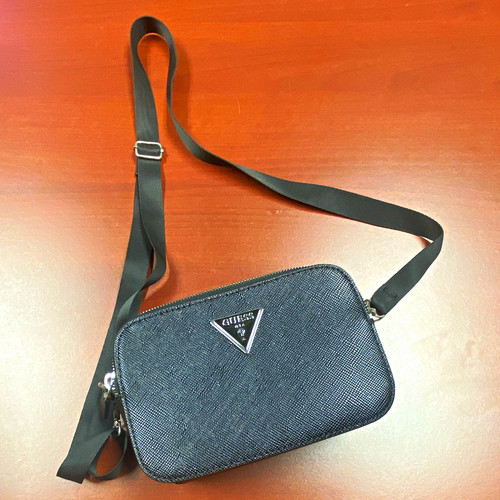 GUESS Black Crossbody Bag Zip Logo Adjustable Detachable Strap Silver Hardware