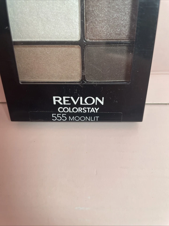 Sombra de ojos Revlon ColorStay 16 horas, Moonlit 555, 0,16 oz nueva Foto 2 de 4