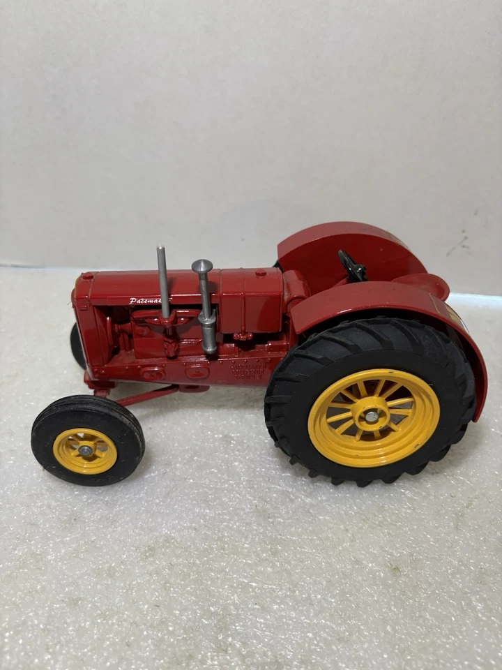 SpecCast Massey-Ferguson Pacemaker Tractor, Collector Series II Diecast 1/16 USA - Image 2 of 4