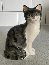 BABBACOMBE POTTERY GREY BLACK & WHITE TABBY CAT FIGURINE DEVON ENGLAND