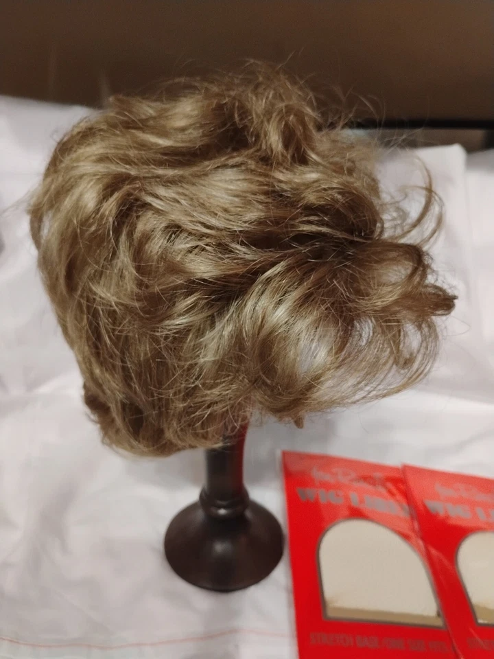 Vtg Jon Renau Dirty Blonde Wig  - Volumized Bob, & NEW Jon Renau Accessories!! - Image 2 of 4