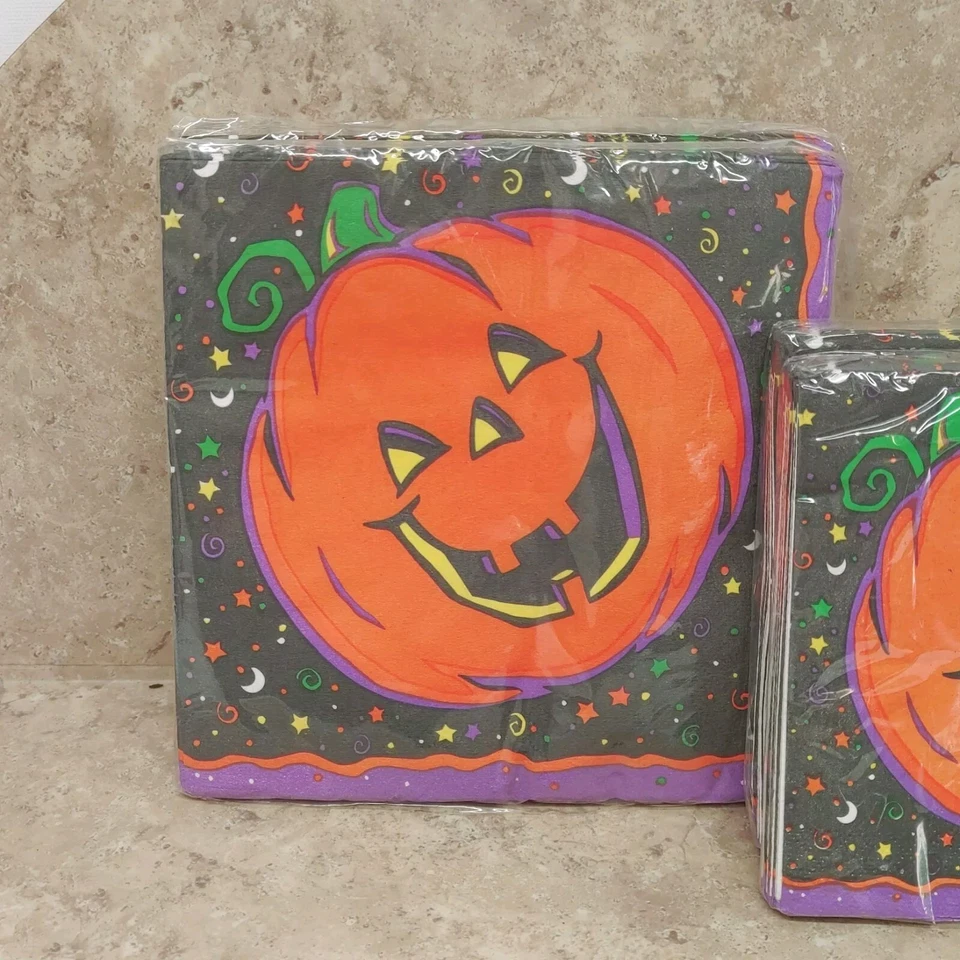 Салфетки для Хэллоуина тыквы фиолетовая бугорок 4 упаковки (2 обычных/2 напитка) - Изображение 2 из 4
