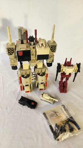100% Complete Metroplex Vintage 1985 G1 Transformers Hasbro Action Figure