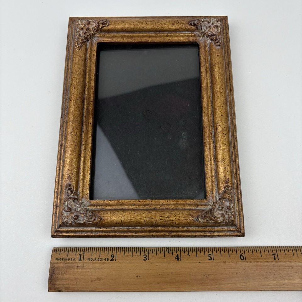 Vintage Antique Wooden Photo Picture Frame Ornate Corners Gold Tone 6”x