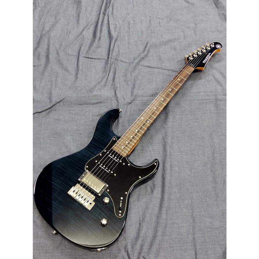 YAMAHA Electric bass guitar Pacifica 612 VII FM Translucent Black
