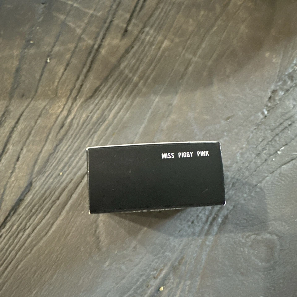 Miss Piggy Pink MAC Cosmetics - RARE - limited. New In Box. - Image 3 of 4