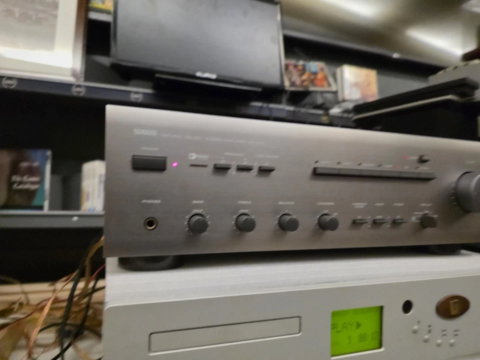 Yamaha AX-640 Stereo Amplifier With Phono Input - Bild 4 von 4