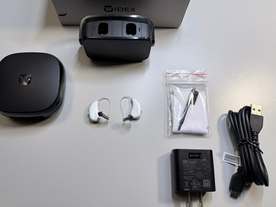 Widex Magnify MRR2 110 RIC hearing aids wireless App color White+Charger