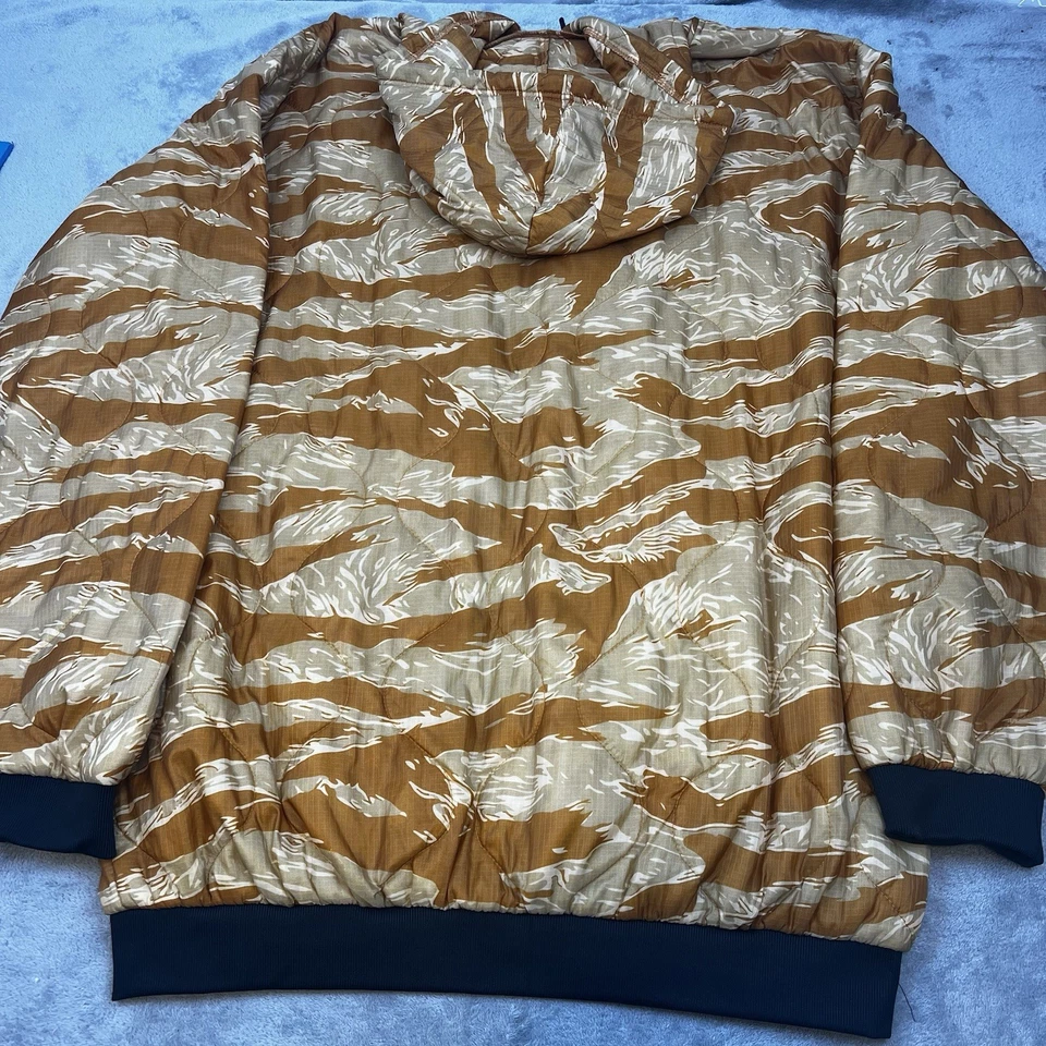 Official Zero Foxtrot Contraband Jacket Men 2XL Orange Tiger Camo Quilted Puffer - Image 2 of 4