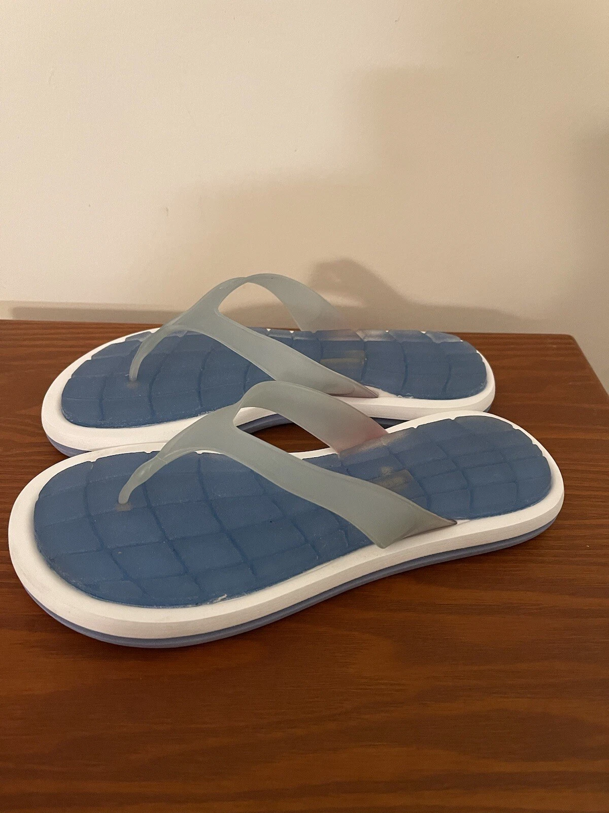NUOVI sandali Puma donna comfort gelatina bianchi e blu acqua infradito taglia 6