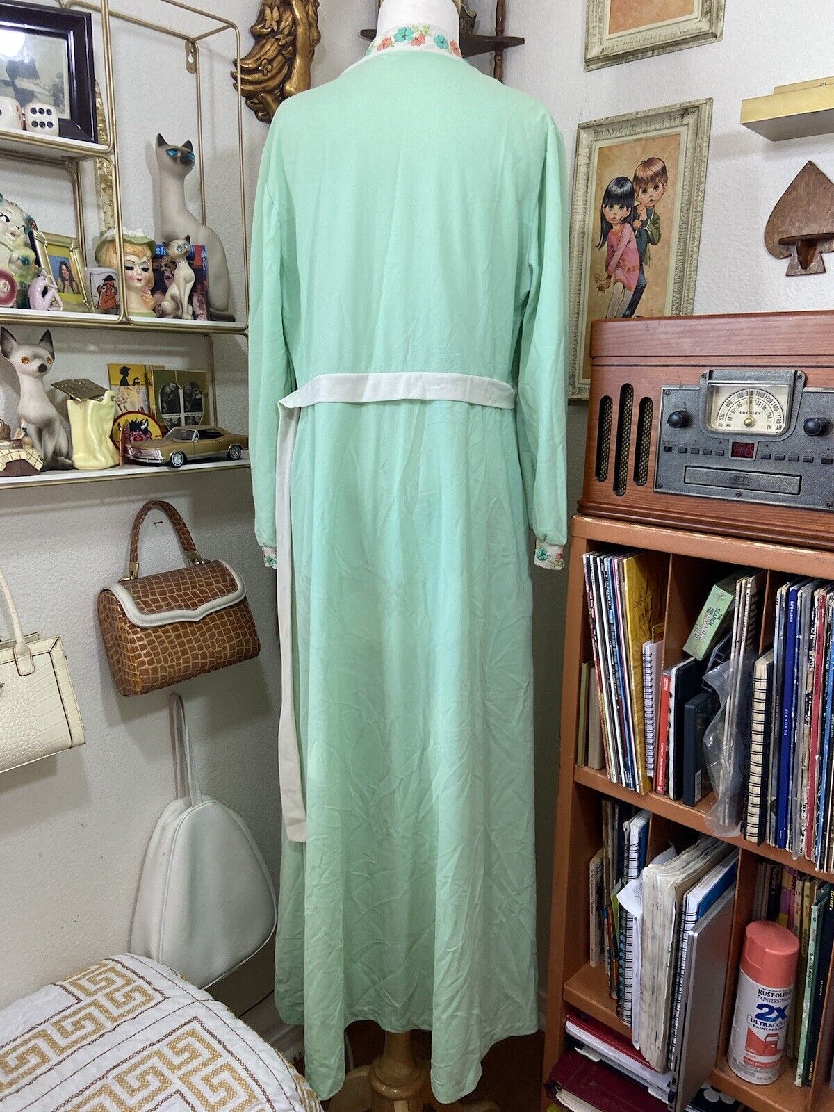Vintage 60s 70s Mint Green Robe With Floral Trim … - image 11