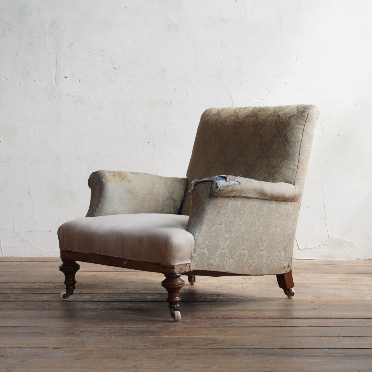 Old fashioned armchair deals