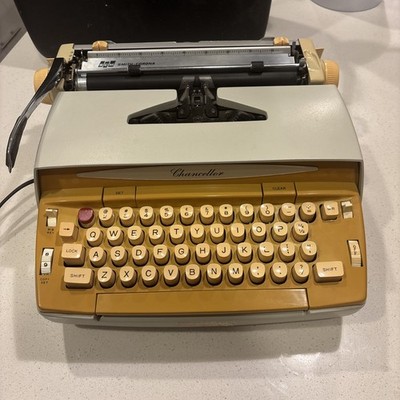 VTG 1960s Smith Corona Chancellor Electric Typewriter+Case Beautiful Mustard 