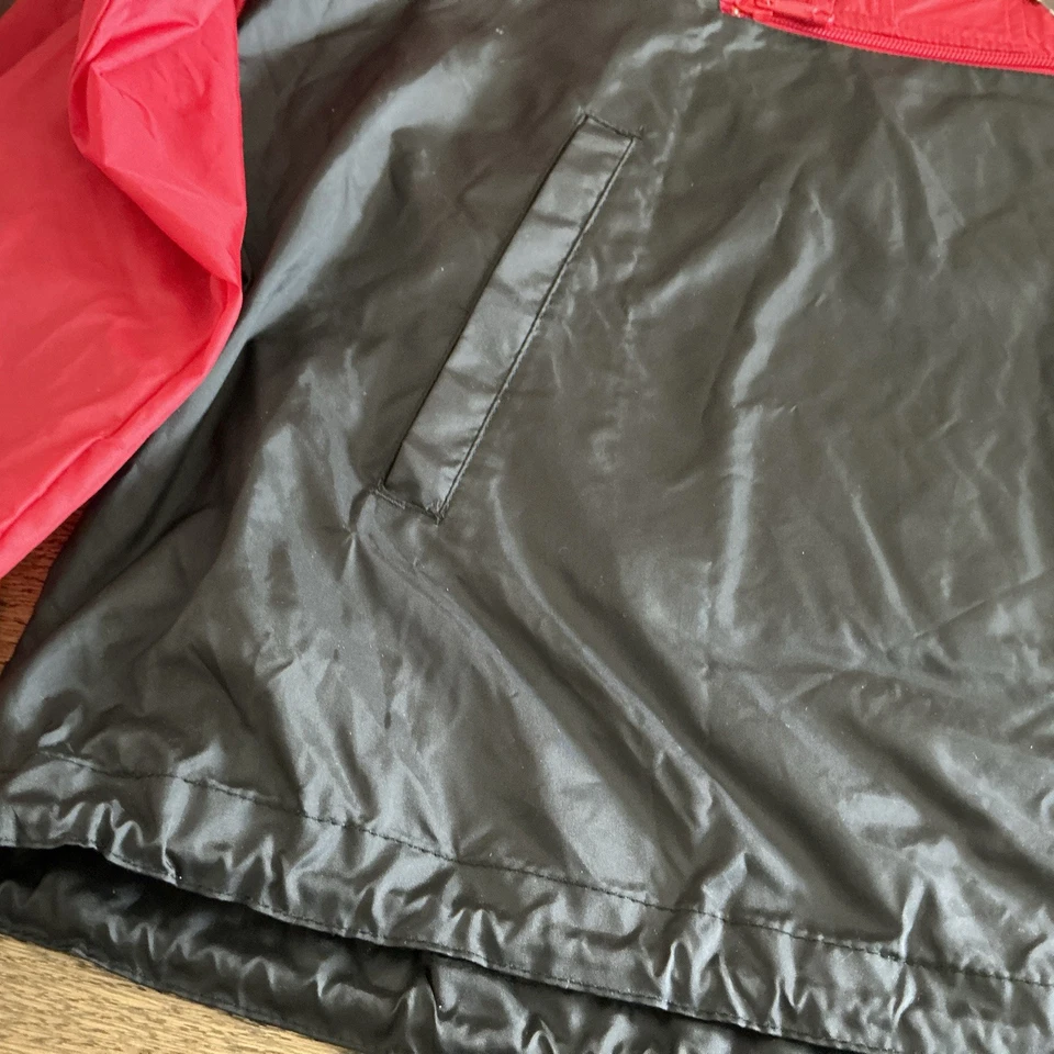 Pullover cortavientos Harriton Cummins Logo nailon rojo y negro talla anorak mediana-nuevo con etiquetas Foto 2 de 4