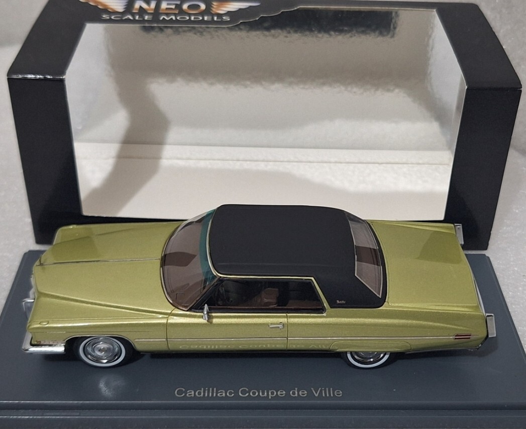 Cadillac Coupe de Ville 1972 Met Light Green 1:43 Neo