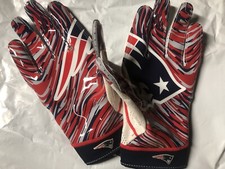 Nike Superbad 4.5 Adult XXL Patriots Receiver Gloves New other.Discolored